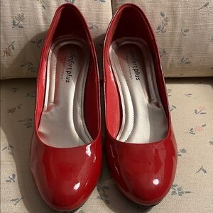 Comfort Plus by Predictions Glossy Red Heels